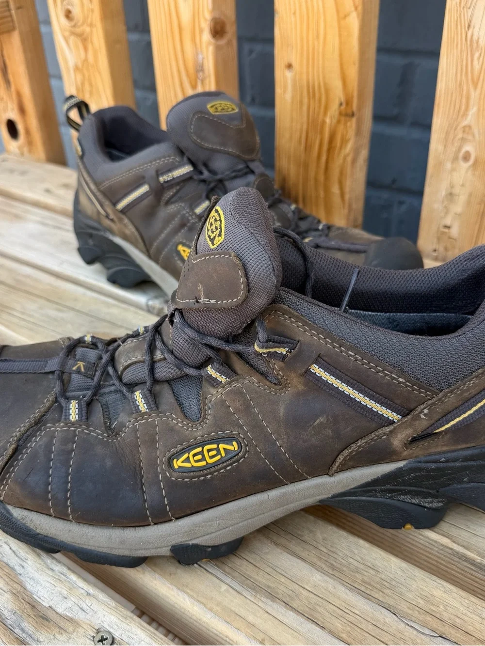 KEEN Men's size 15 Brown Leather Hiking Shoes
